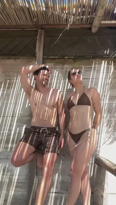 vestidos de baño pareja